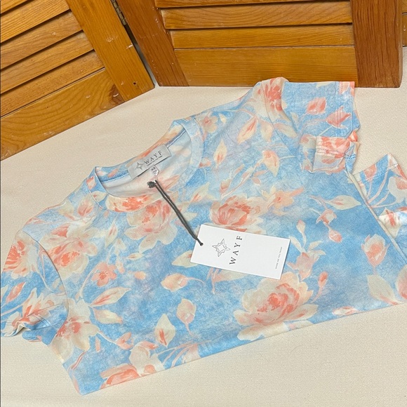 WAYF Sheer  Short Sleeve Floral Top - Blue and Peach - Picture 10 of 11